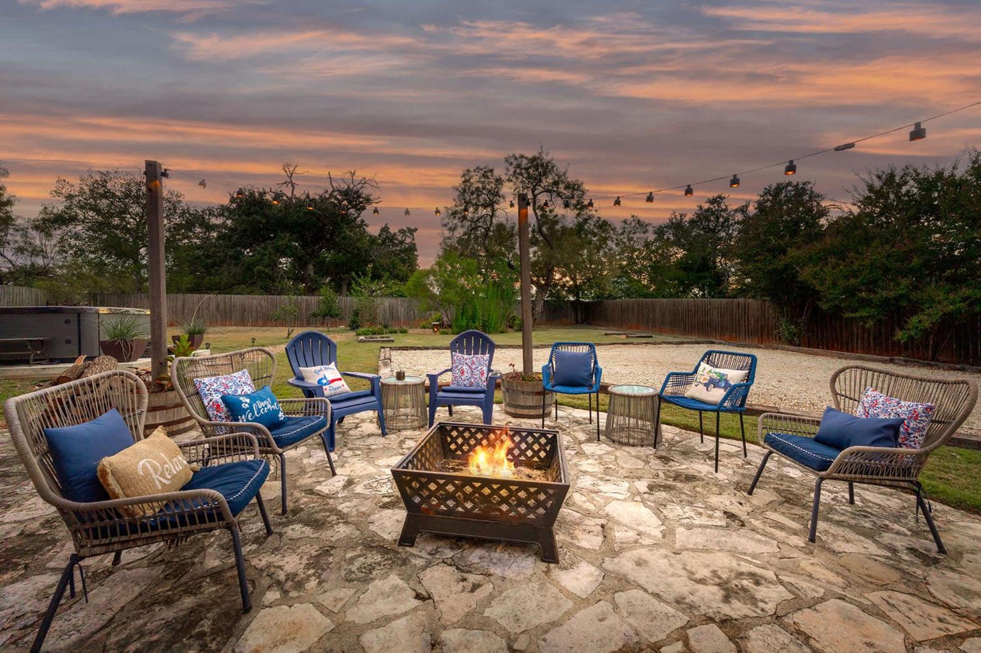 Katarina Haus - Hot Tub & Fire Pit Villa Fredericksburg Ngoại thất bức ảnh