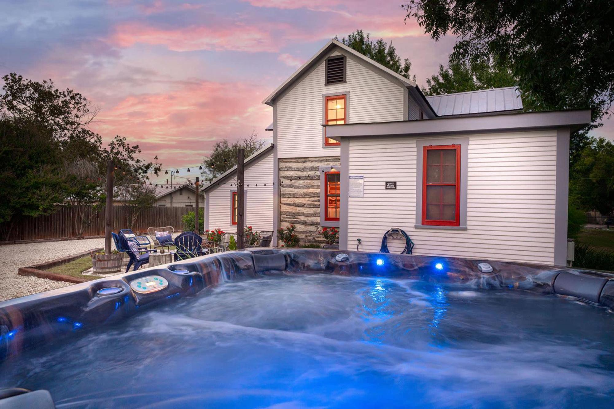 Katarina Haus - Hot Tub & Fire Pit Villa Fredericksburg Ngoại thất bức ảnh